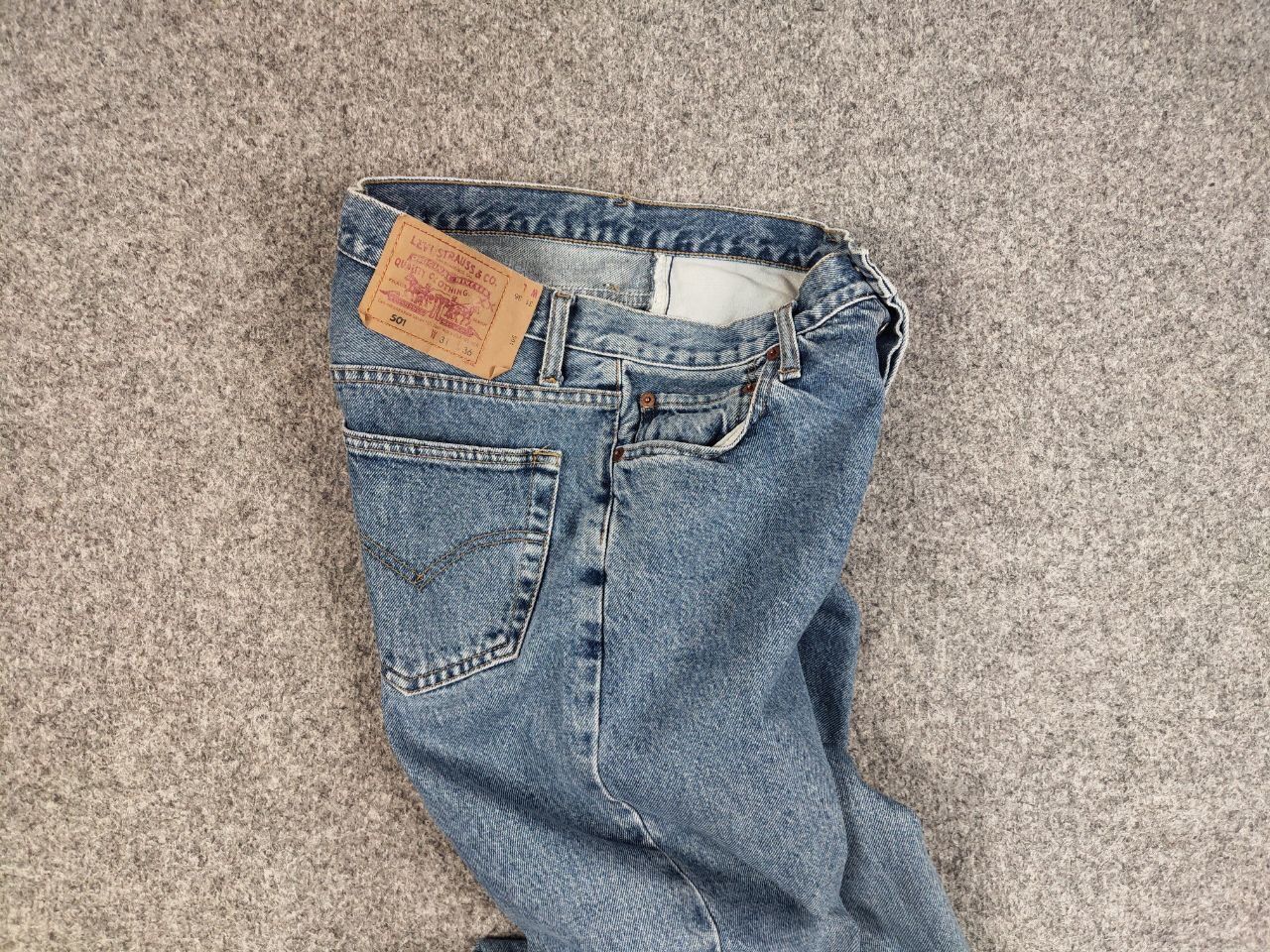 Levi's Vintage 90's Levis 501 Classic Faded Denim Jeans Made in USA Size US 31 - 17 Thumbnail