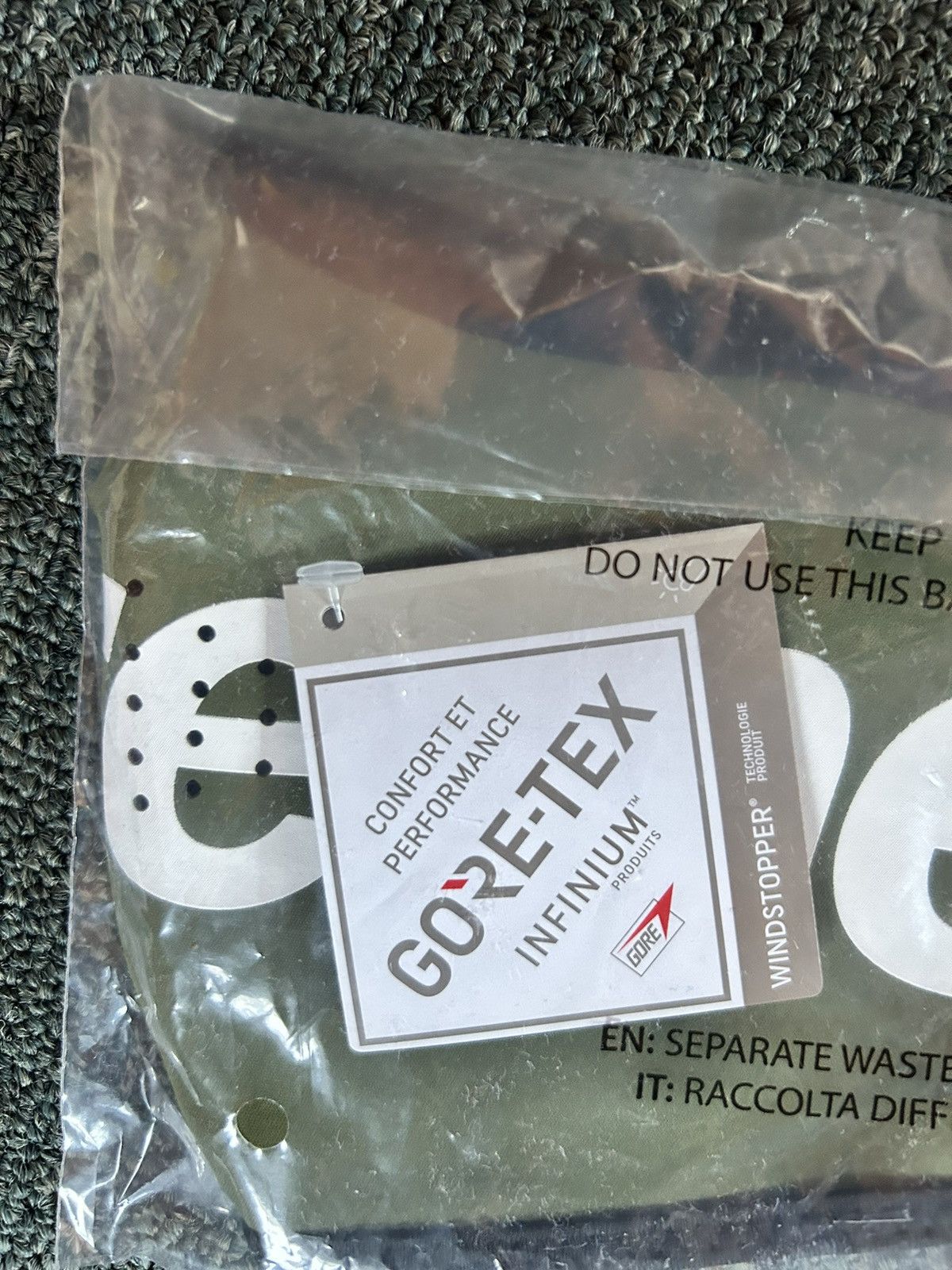 Goretex × Supreme Supreme WINDSTOPPER Facemask Dark Olive Size ONE SIZE - 3 Thumbnail