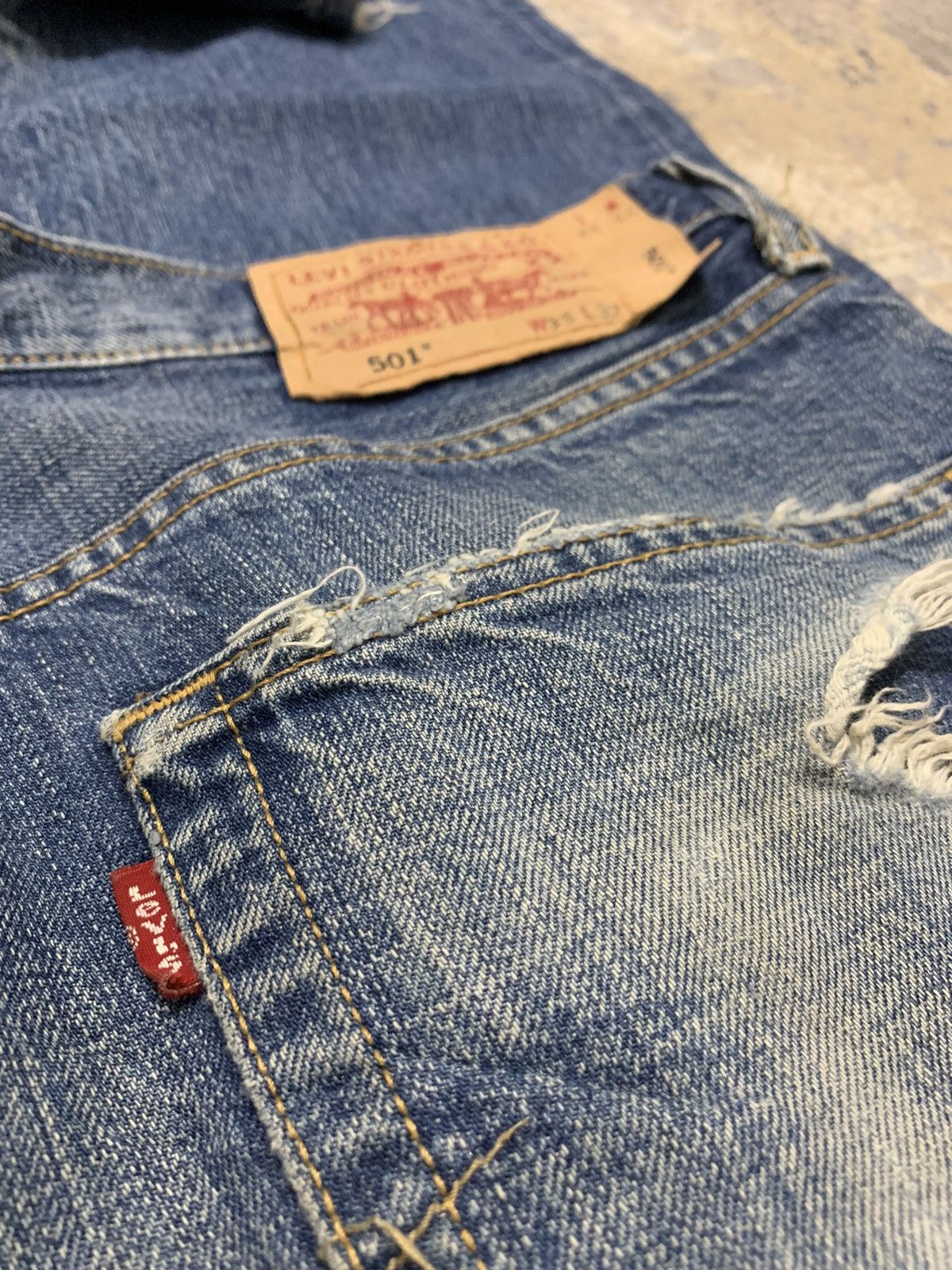 Levi's Vintage Levis 501 Jeans Distressed Denim 33x32 Size US 33 - 9 Thumbnail