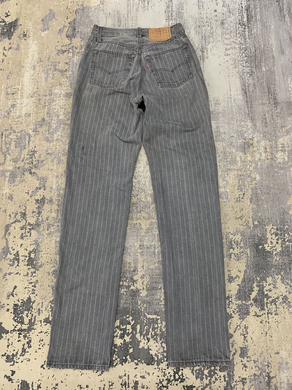 Levi's Vintage 90s Levi’s 501 Pin Stripe Straight Leg Jeans 26x32.5 Size US 26 / EU 42 - 2 Thumbnail