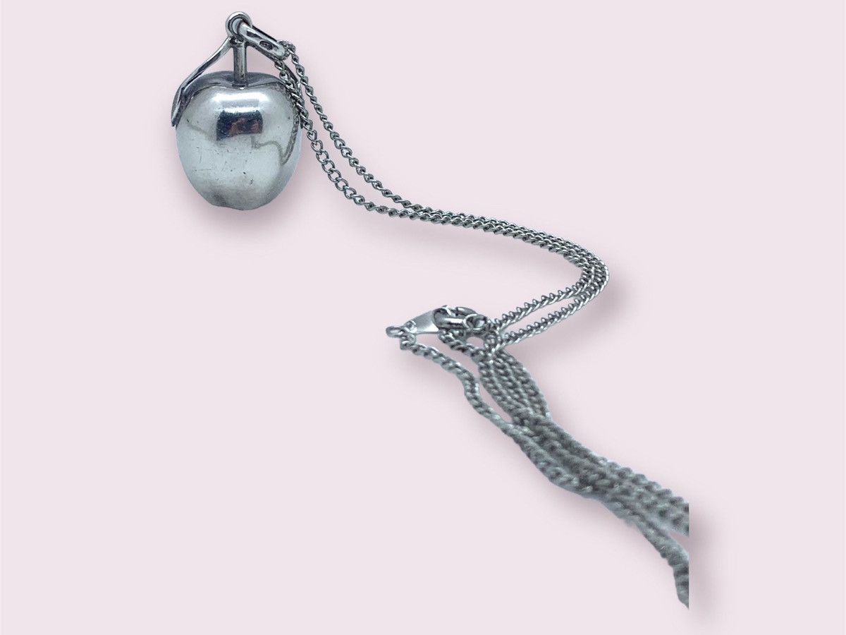 Vintage Vintage Silver Apple Necklace Pendant & Chain + Gift Box 925 Size ONE SIZE - 1 Thumbnail