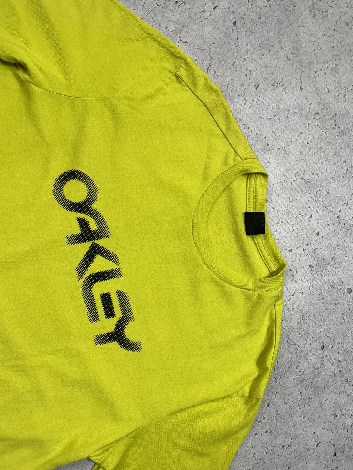 Oakley × Vintage Oakley T-shirt with large logo Size US S / EU 44-46 / 1 - 5 Thumbnail
