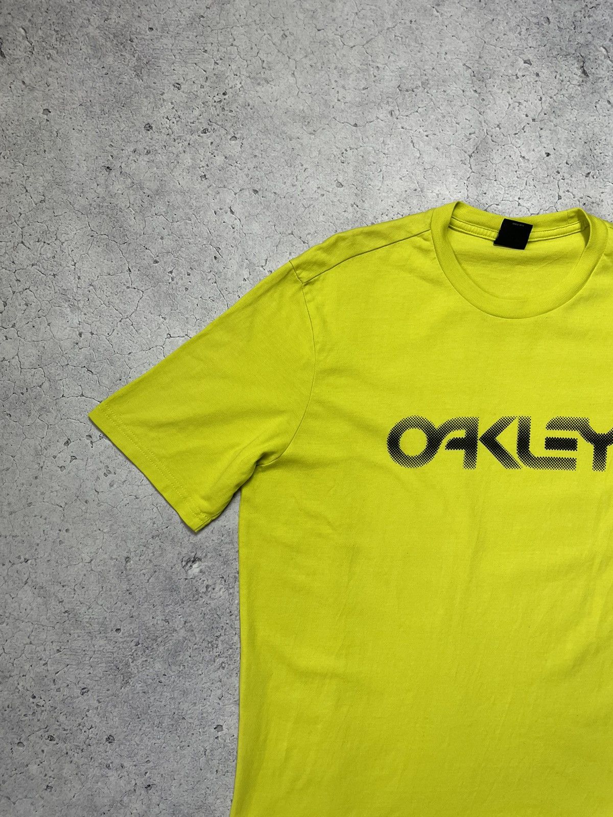 Oakley × Vintage Oakley T-shirt with large logo Size US S / EU 44-46 / 1 - 3 Thumbnail