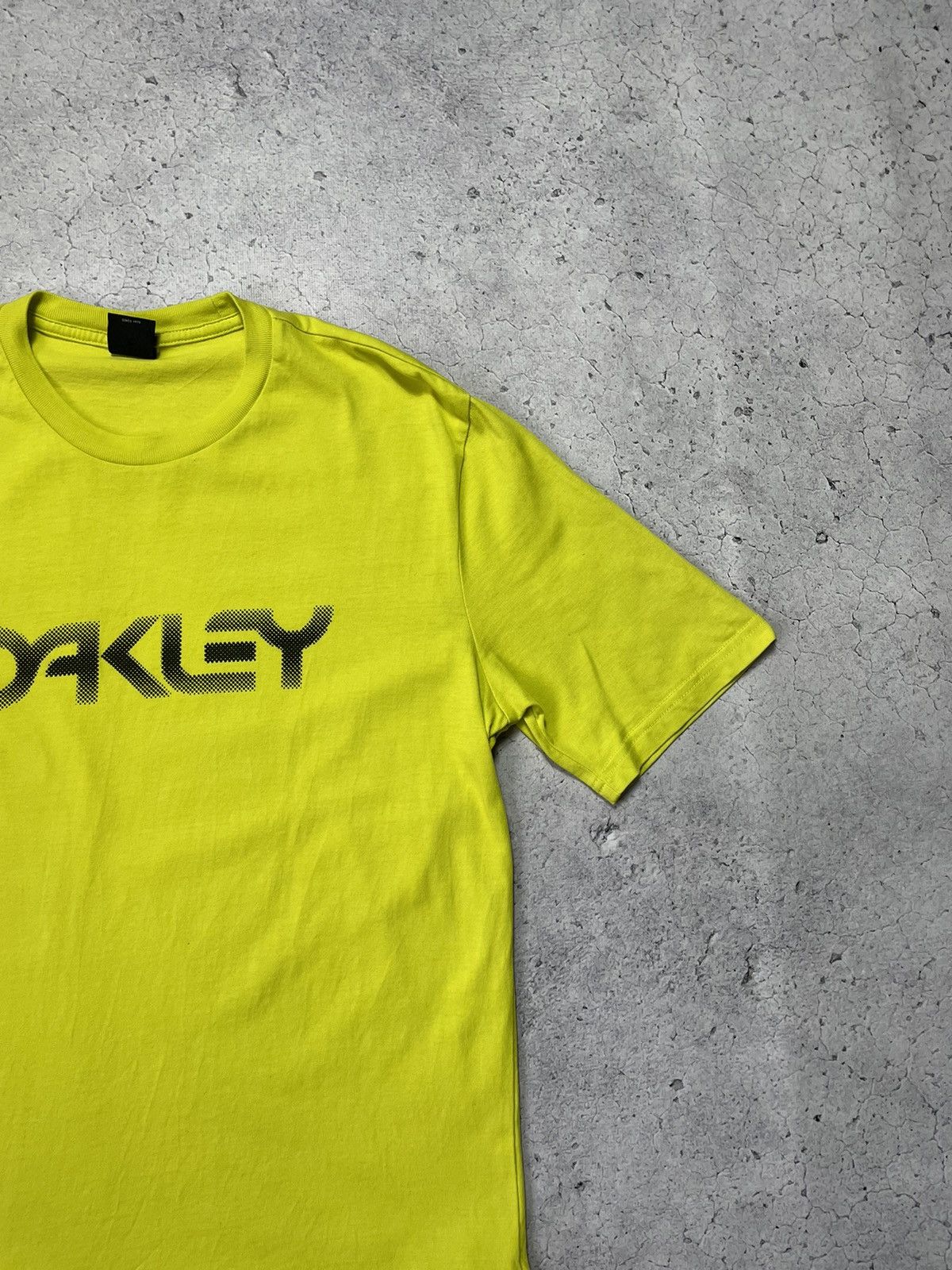 Oakley × Vintage Oakley T-shirt with large logo Size US S / EU 44-46 / 1 - 4 Thumbnail