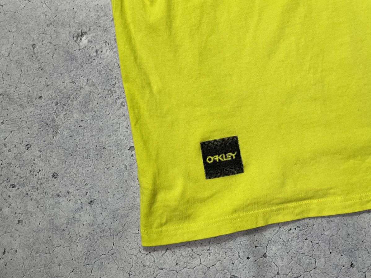 Oakley × Vintage Oakley T-shirt with large logo Size US S / EU 44-46 / 1 - 12 Thumbnail