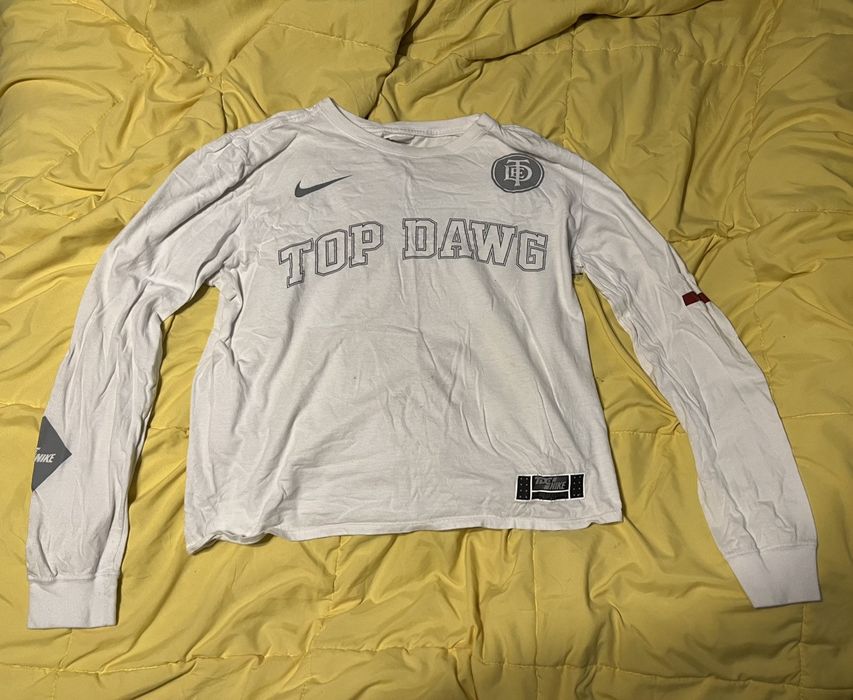 Nike top best sale dawg long sleeve