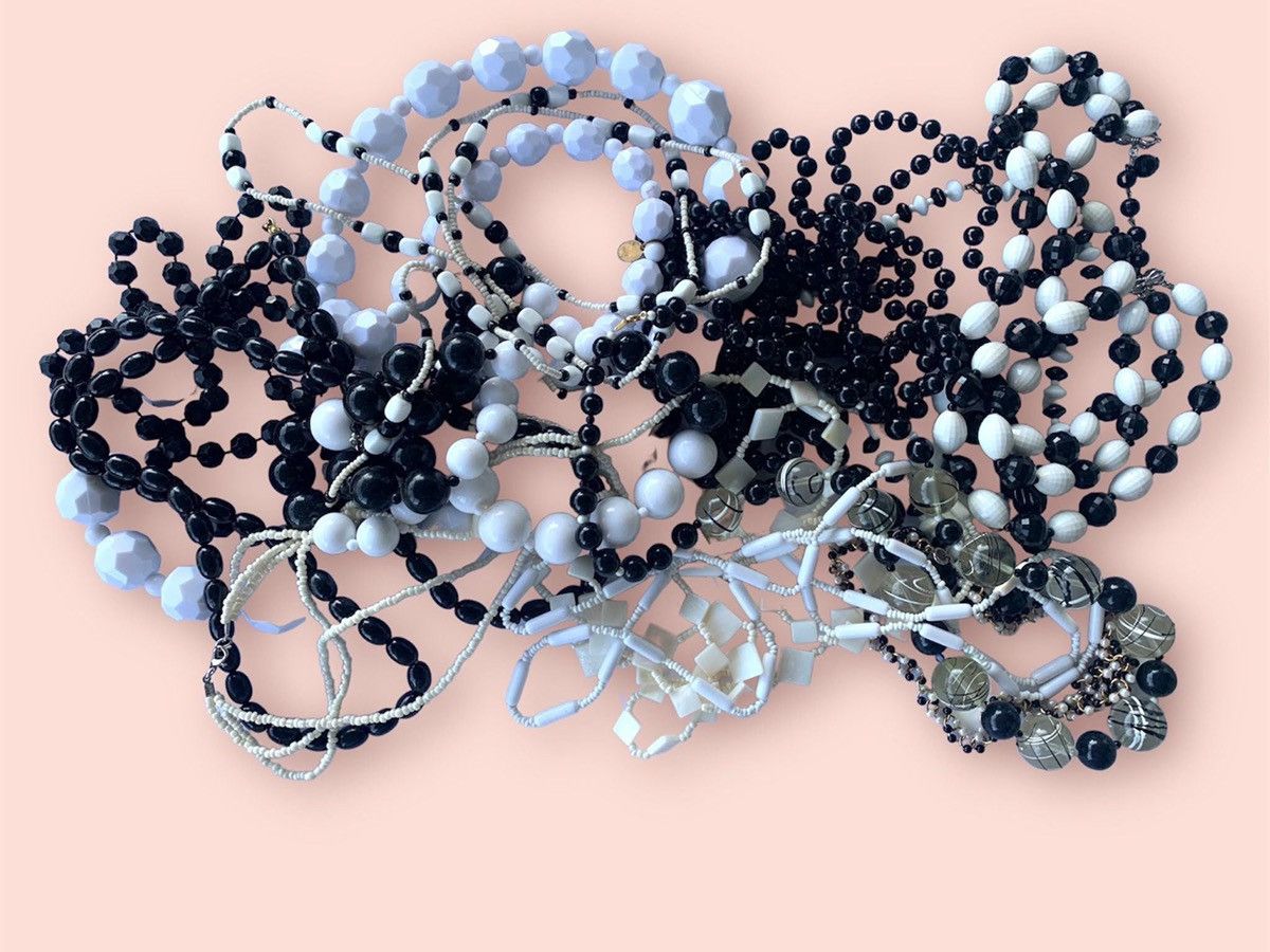 Vintage Vintage Beaded Necklaces Long Mixed Designer Jewelry Lot Size ONE SIZE - 1 Thumbnail