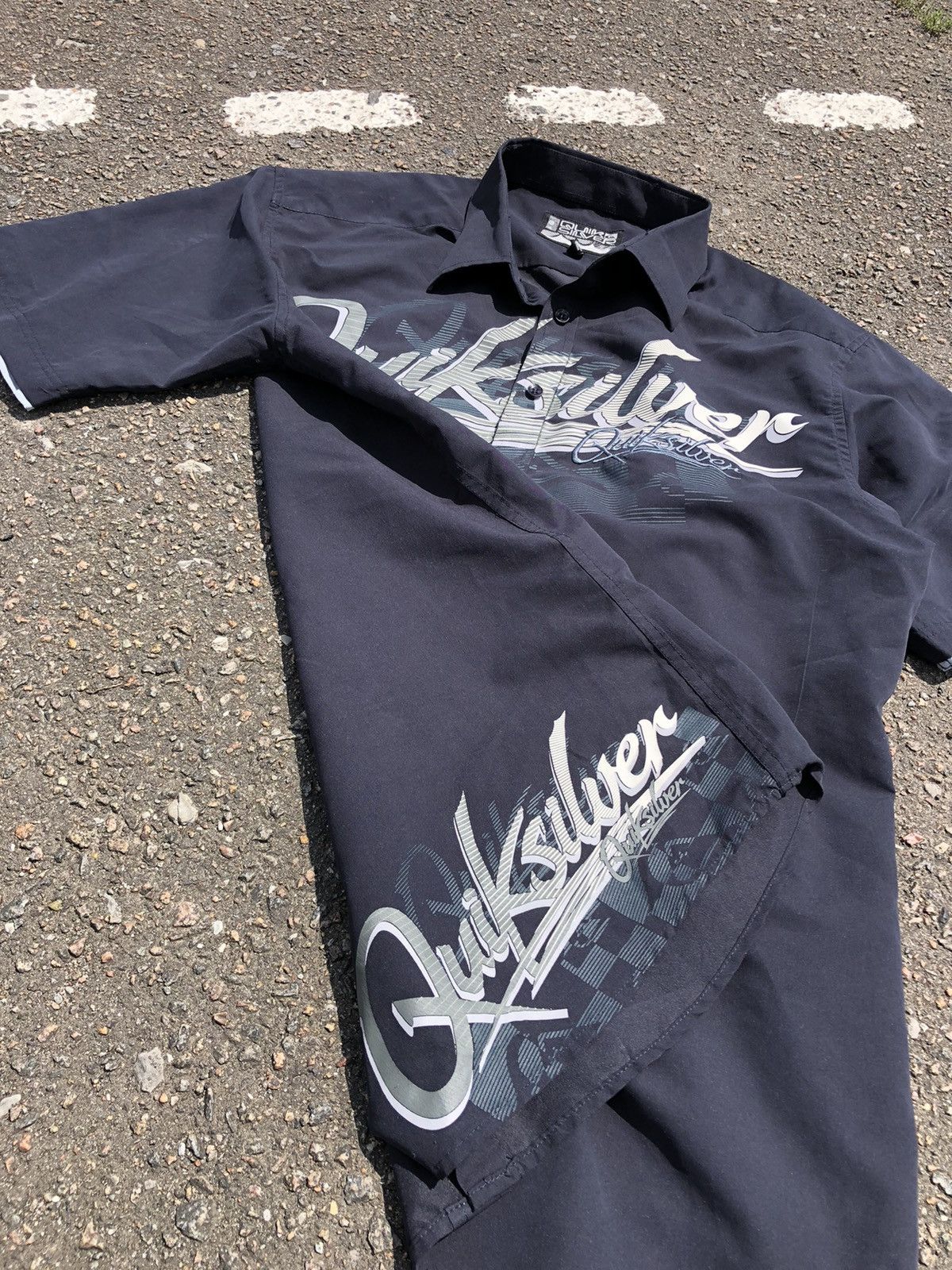 Quiksilver Vintage Quiksilver Big Logo Short Sleeve Shirt Y2K Size US XL / EU 56 / 4 - 5 Thumbnail