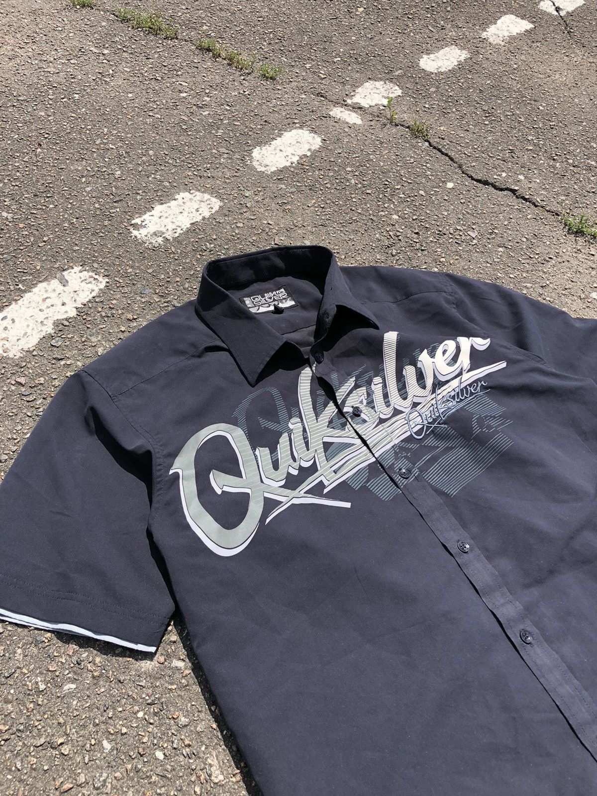 Quiksilver Vintage Quiksilver Big Logo Short Sleeve Shirt Y2K Size US XL / EU 56 / 4 - 3 Thumbnail