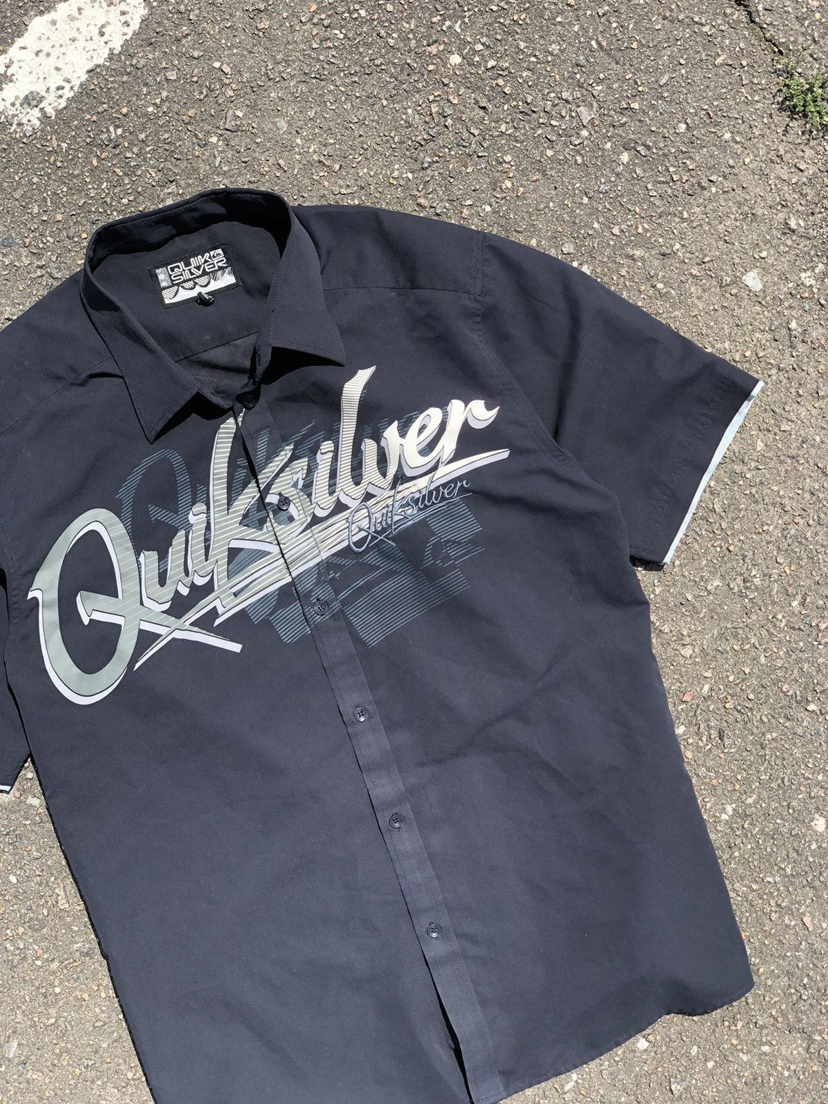 Quiksilver Vintage Quiksilver Big Logo Short Sleeve Shirt Y2K Size US XL / EU 56 / 4 - 2 Thumbnail