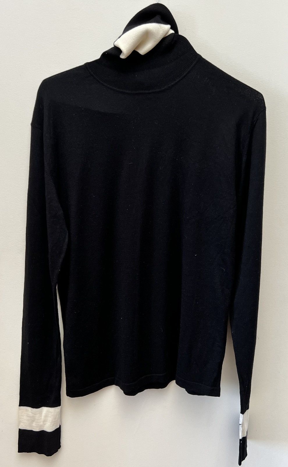 Karl Lagerfeld KARL LAGERFELD/H&M collaboration B&W turtleneck sweater Size US M / EU 48-50 / 2 - 1 Thumbnail
