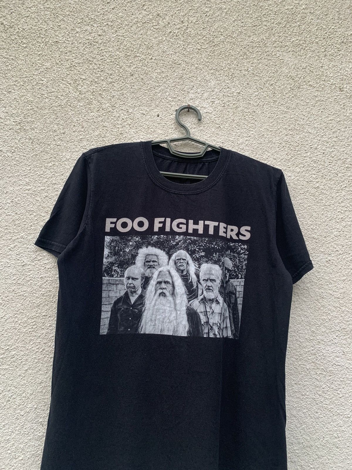 Band Tees Foo Fighters Rock Band T-shirt Size US S / EU 44-46 / 1 - 3 Thumbnail