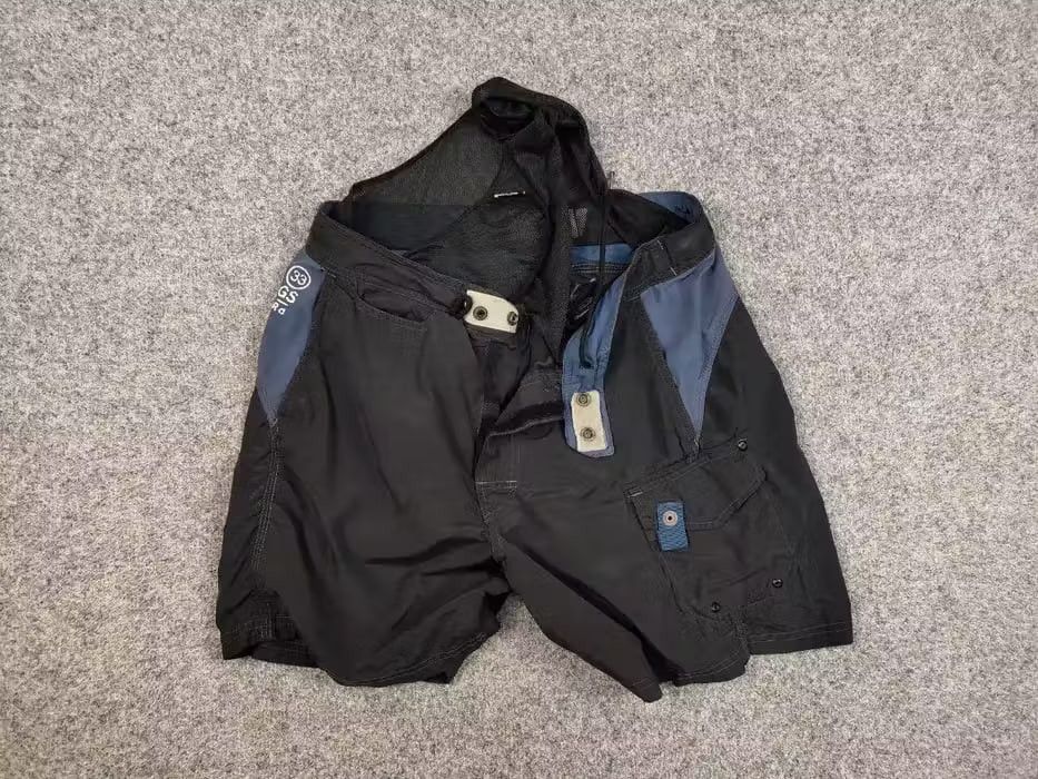 G-Star Vintage 90's G Star Raw Black Logo Nylon Cargo Shorts Size US 32 / EU 48 - 5 Thumbnail