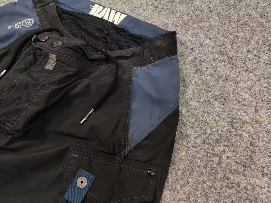 G-Star Vintage 90's G Star Raw Black Logo Nylon Cargo Shorts Size US 32 / EU 48 - 2 Thumbnail
