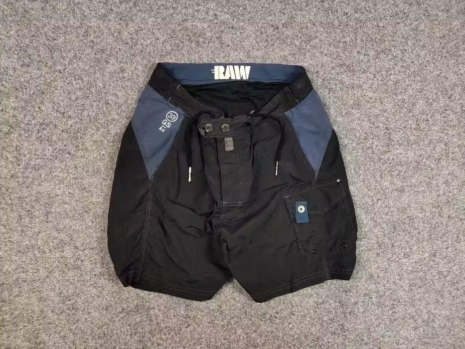 G-Star Vintage 90's G Star Raw Black Logo Nylon Cargo Shorts Size US 32 / EU 48 - 1 Thumbnail