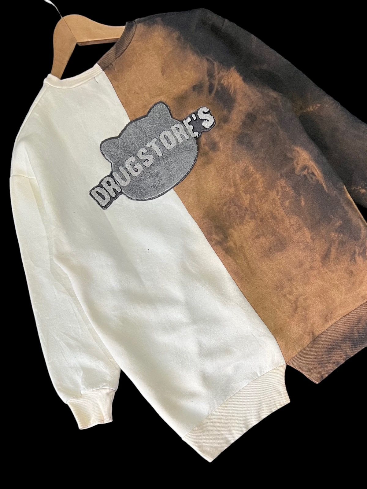 Designer × Vintage DRUG STORE’S TYE DYE SWEATSHIRT BIG EMBROIDERY SPELLOUT Size US M / EU 48-50 / 2 - 13 Thumbnail