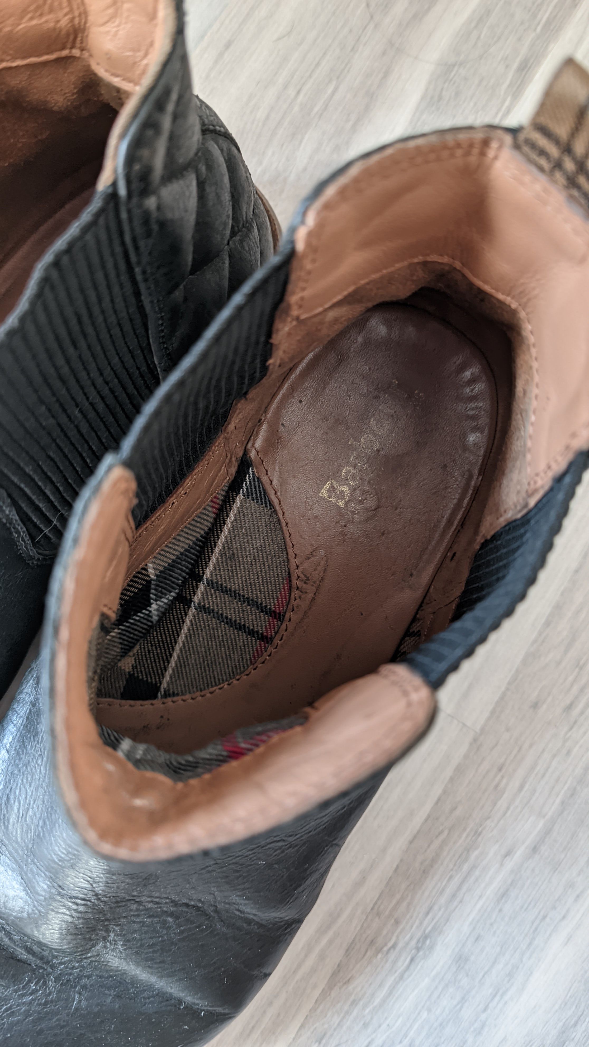 Barbour Barbour leather chelsea boot Burberry Gucci timberland style Size US 8.5 / IT 38.5 - 5 Thumbnail