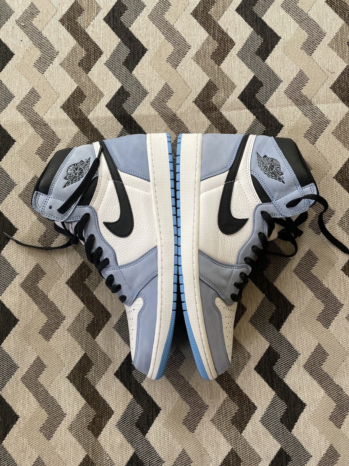 Jordan Brand × Nike Air Jordan 1 Retro High OG University Blue Size US 13 / EU 46 - 6 Thumbnail