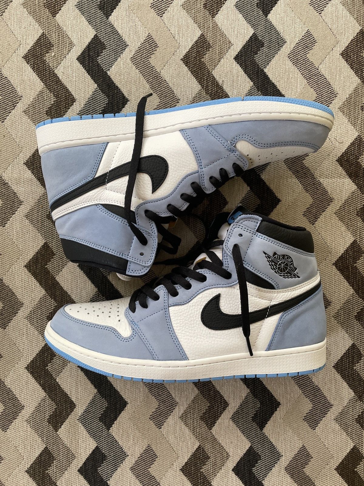 Jordan Brand × Nike Air Jordan 1 Retro High OG University Blue Size US 13 / EU 46 - 1 Thumbnail