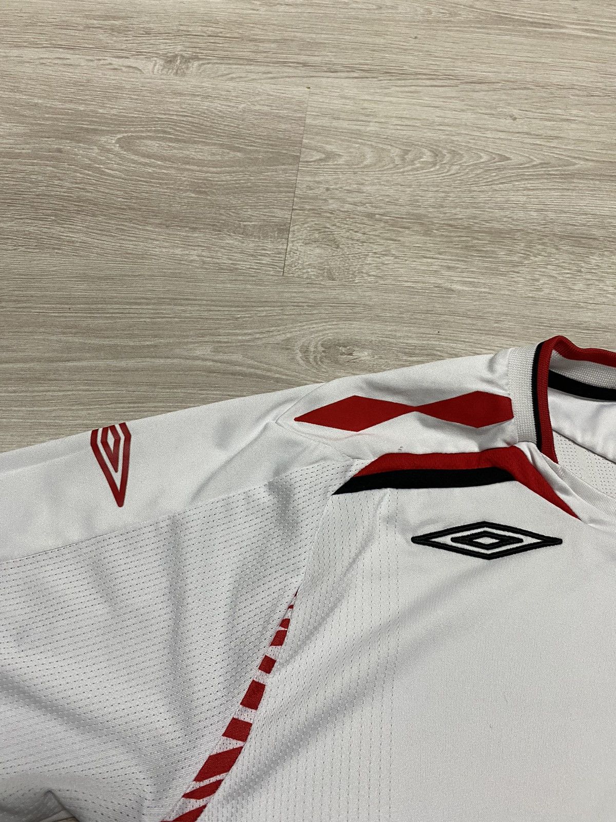 Umbro Umbro Sunderland SHIRT TRIKOT 2007 JERSY CAMISETA size L Size US L / EU 52-54 / 3 - 4 Thumbnail