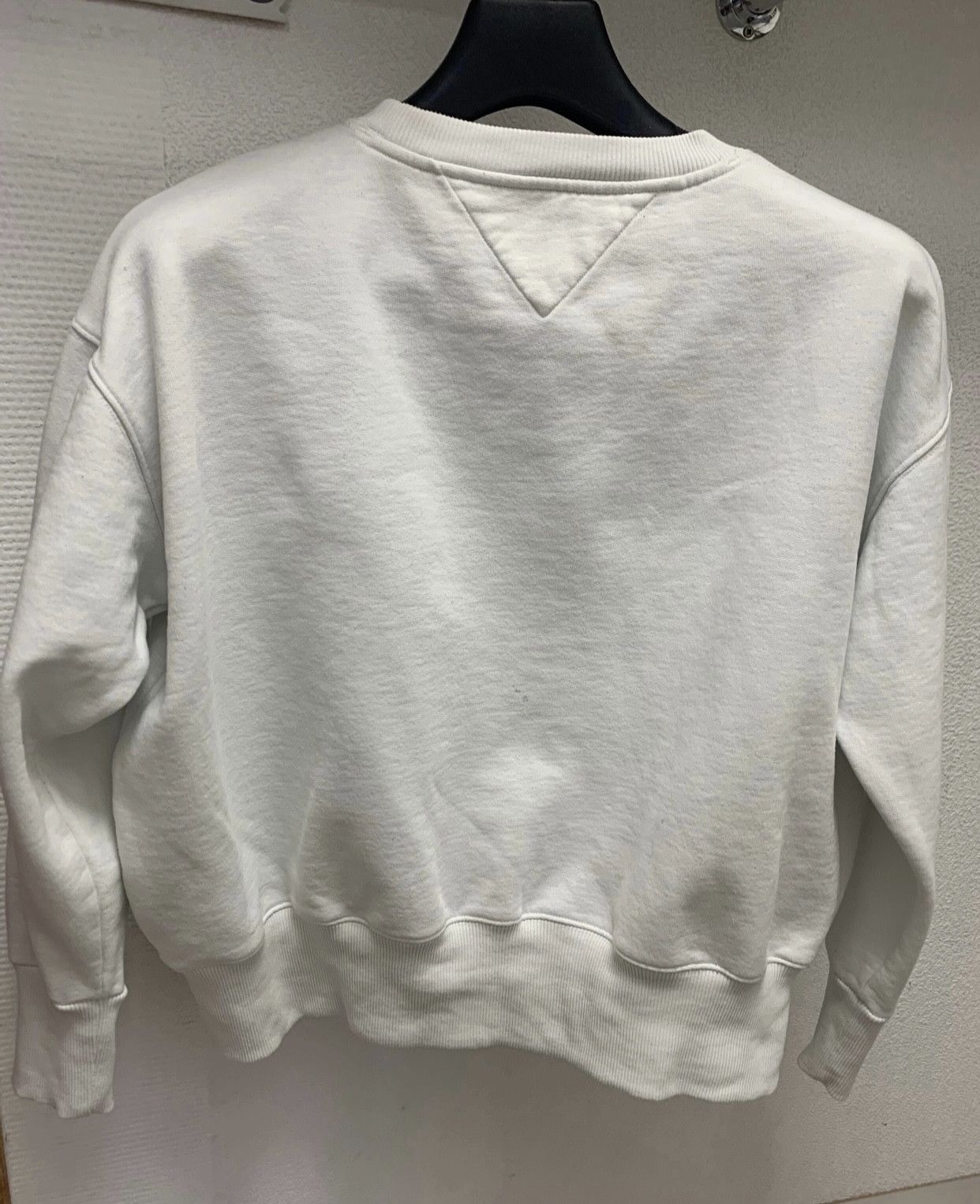 Tommy Hilfiger Tommy Hilfiger vintage sweatshirt big logo white L sz Size US XL / EU 56 / 4 - 7 Thumbnail