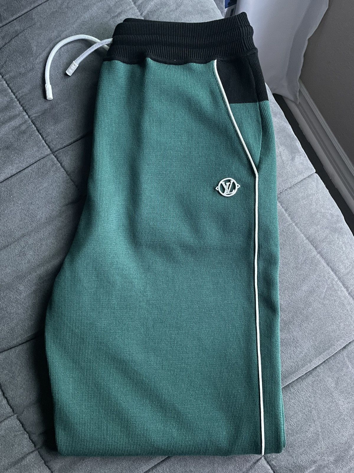 Louis Vuitton Louis Vuitton Hybrid Nylon Joggers Size US 32 / EU 48 - 1 Thumbnail