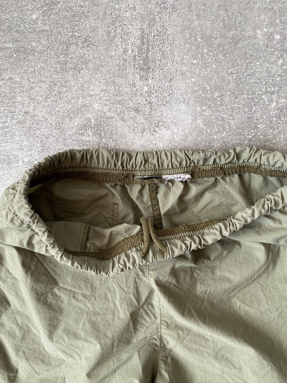 Nike Vintage Nike Nylon Shorts Green Size US 30 / EU 46 - 6 Thumbnail