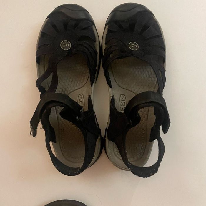 Keen Keen Women’s Black Leather Walking Hiking Sandals Size 6 Grailed