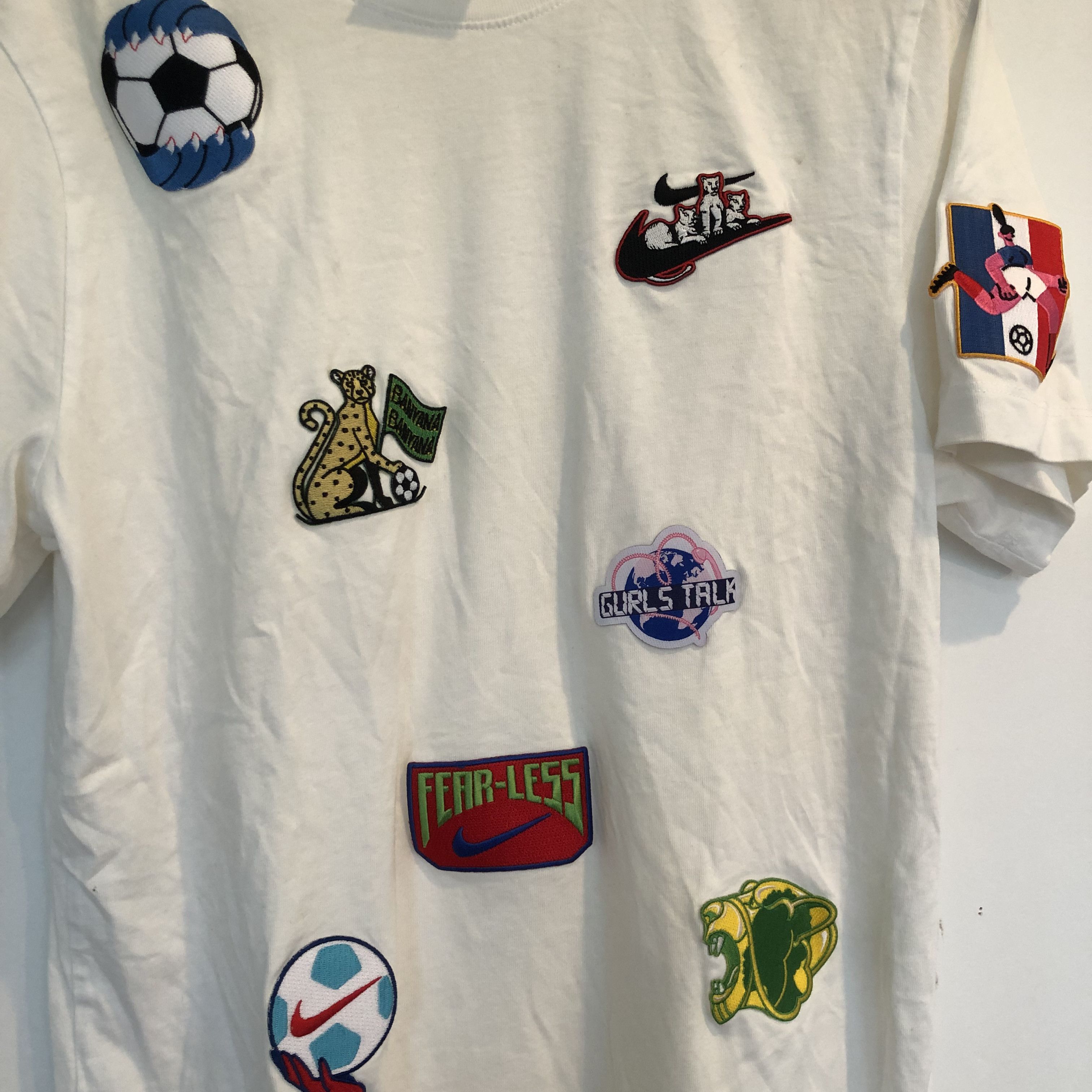 Nike Vintage Nike Embroidered Patches Tee Size US M / EU 48-50 / 2 - 2 Thumbnail