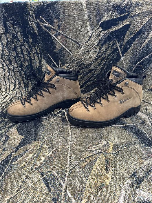 low top acg boots