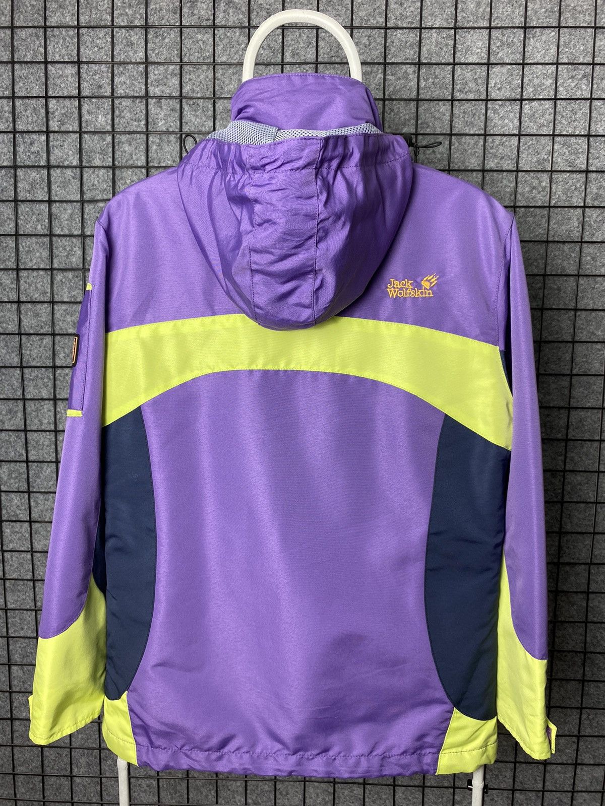 Jack Wolfskin Jack Wolfskin Outdoor Vintage Windbreaker Light Jacket SizeM Size M / US 6-8 / IT 42-44 - 10 Thumbnail