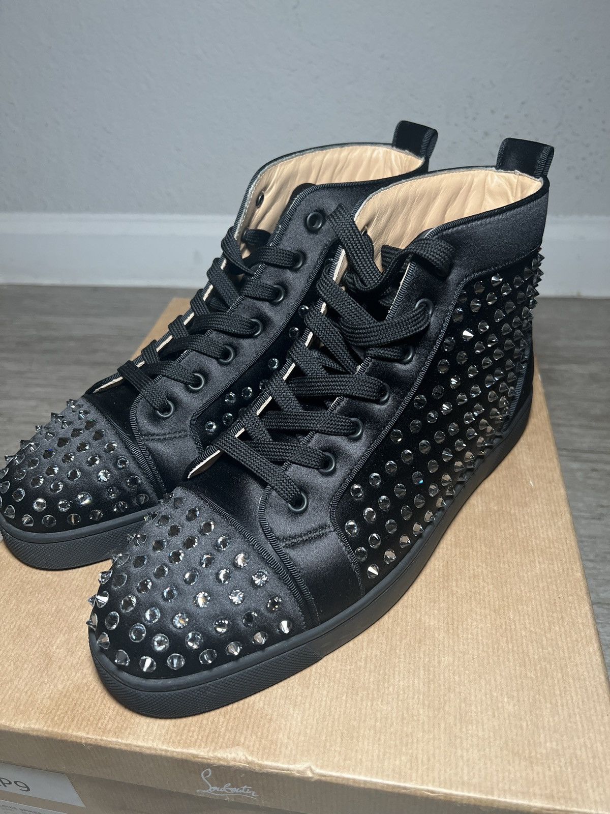 Christian Louboutin Christian Louis spikes Krystal flat satin/calf 