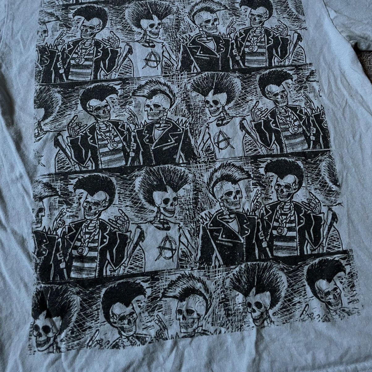 Vintage Vintage Y2K Graphic Tee All Over Print Punk Grunge Baggy M Size US M / EU 48-50 / 2 - 6 Thumbnail