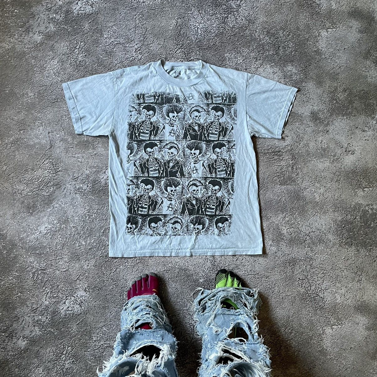 Vintage Vintage Y2K Graphic Tee All Over Print Punk Grunge Baggy M Size US M / EU 48-50 / 2 - 1 Thumbnail