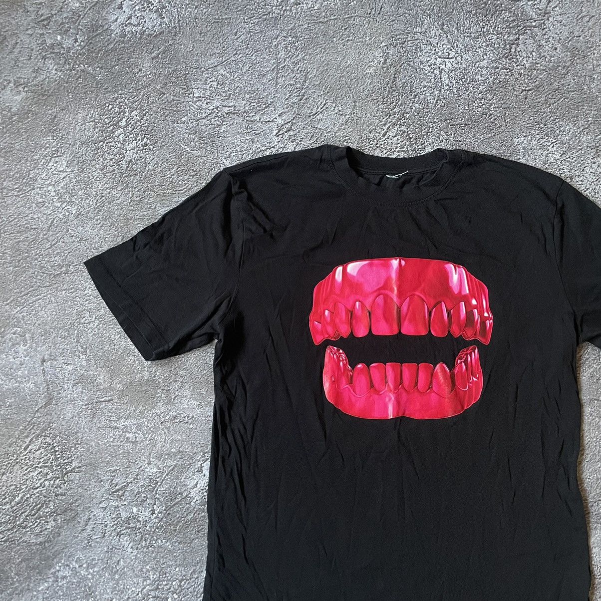 Vintage Vintage Y2K Graphic Tee Teeth Mouth Horror Goth Black Boxy S Size US S / EU 44-46 / 1 - 4 Thumbnail