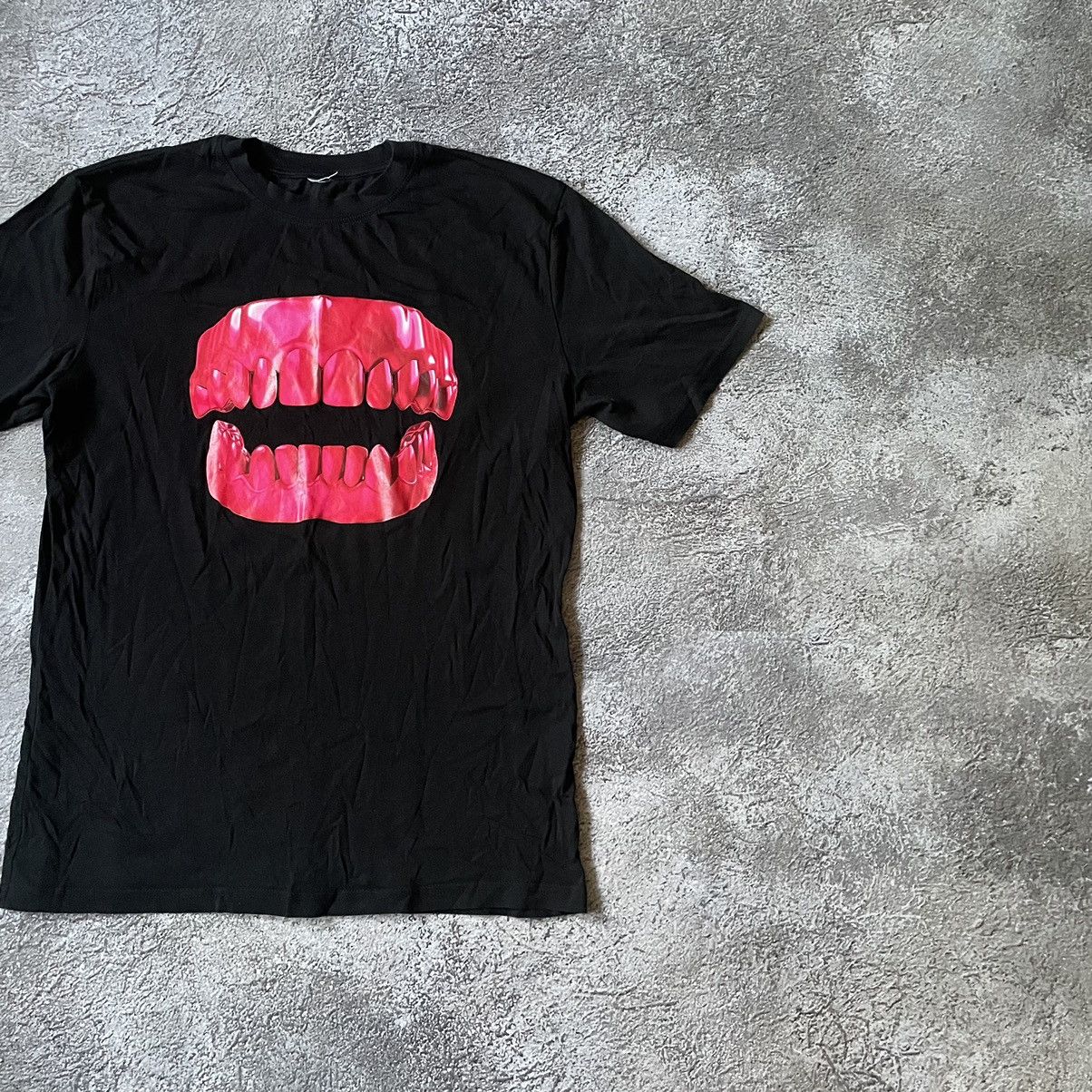 Vintage Vintage Y2K Graphic Tee Teeth Mouth Horror Goth Black Boxy S Size US S / EU 44-46 / 1 - 3 Thumbnail