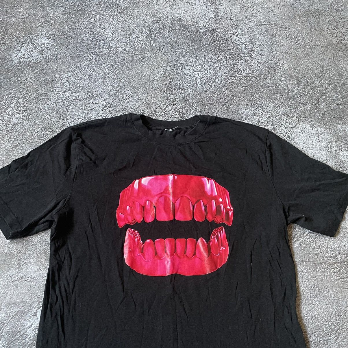 Vintage Vintage Y2K Graphic Tee Teeth Mouth Horror Goth Black Boxy S Size US S / EU 44-46 / 1 - 5 Thumbnail