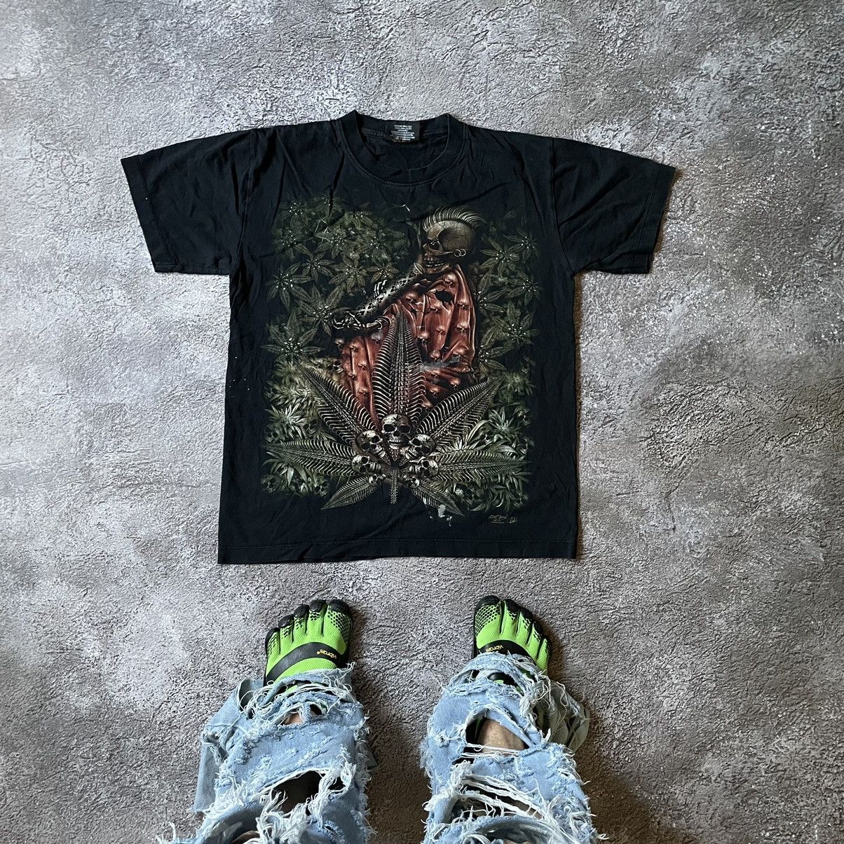 Vintage Vintage Y2K Graphic Tee Weed Face Abstract Goth Bleached M Size US M / EU 48-50 / 2 - 1 Thumbnail