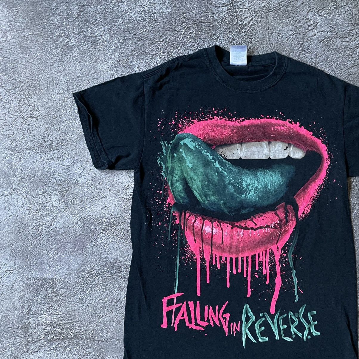 Vintage Y2K Graphic Tee Abstract Lips Horror Streetwear Rave Boxy S Size US S / EU 44-46 / 1 - 5 Thumbnail