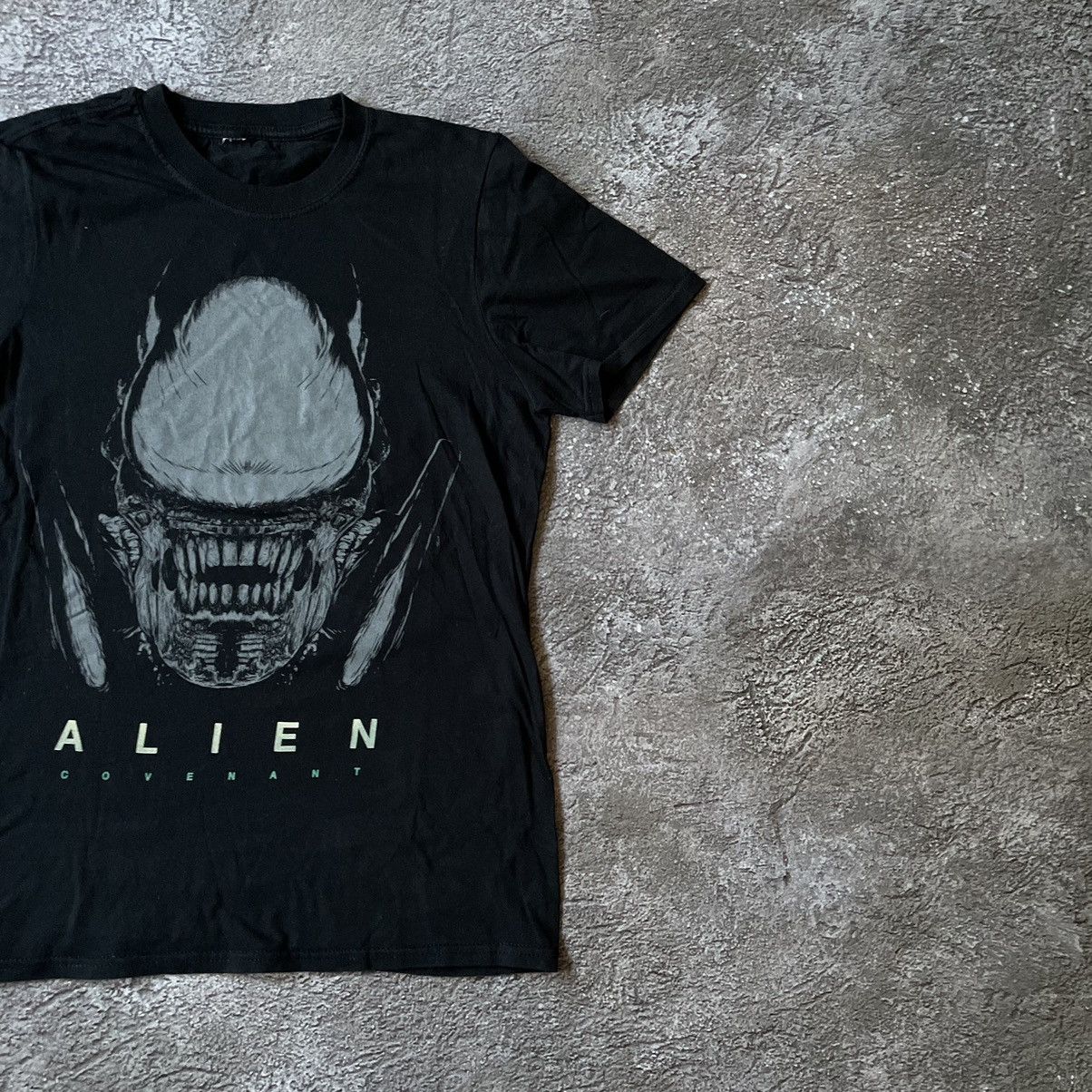 Vintage Vintage Y2K Alien Graphic Tee Horror Streetwear Black Slim S Size US S / EU 44-46 / 1 - 3 Thumbnail