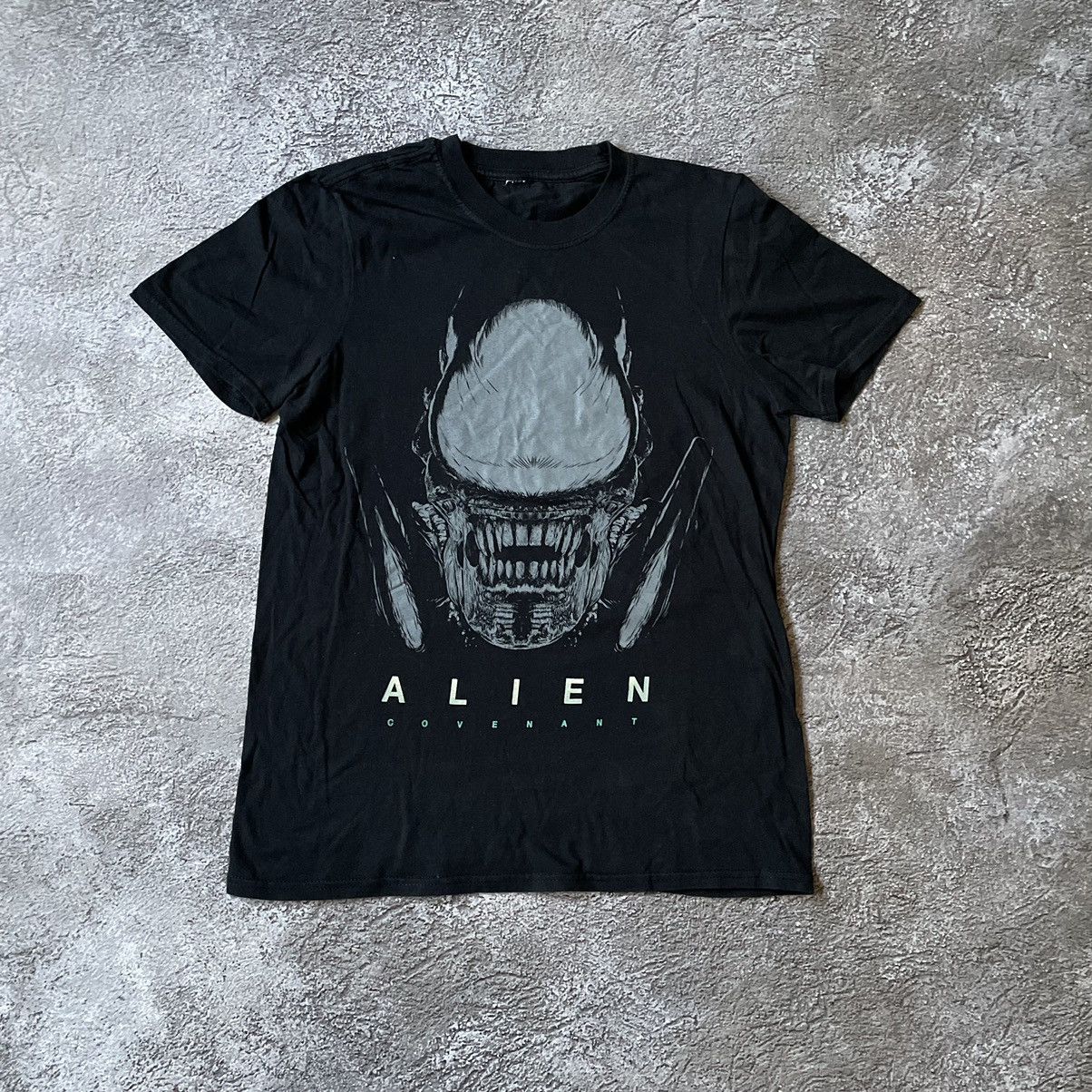 Vintage Vintage Y2K Alien Graphic Tee Horror Streetwear Black Slim S Size US S / EU 44-46 / 1 - 2 Thumbnail