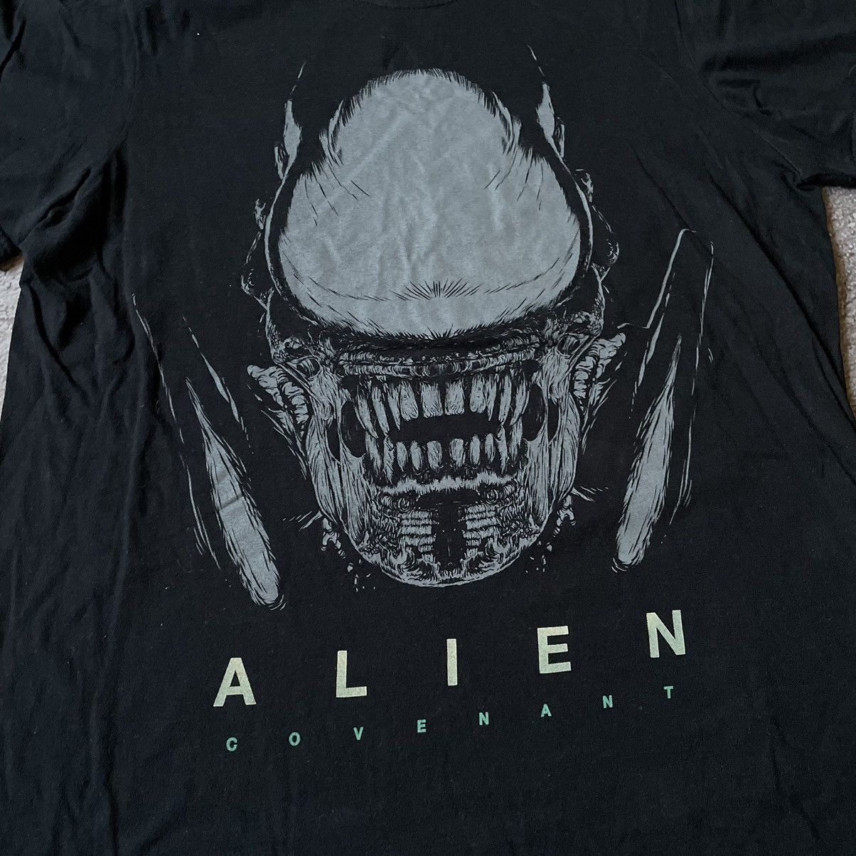 Vintage Vintage Y2K Alien Graphic Tee Horror Streetwear Black Slim S Size US S / EU 44-46 / 1 - 6 Thumbnail