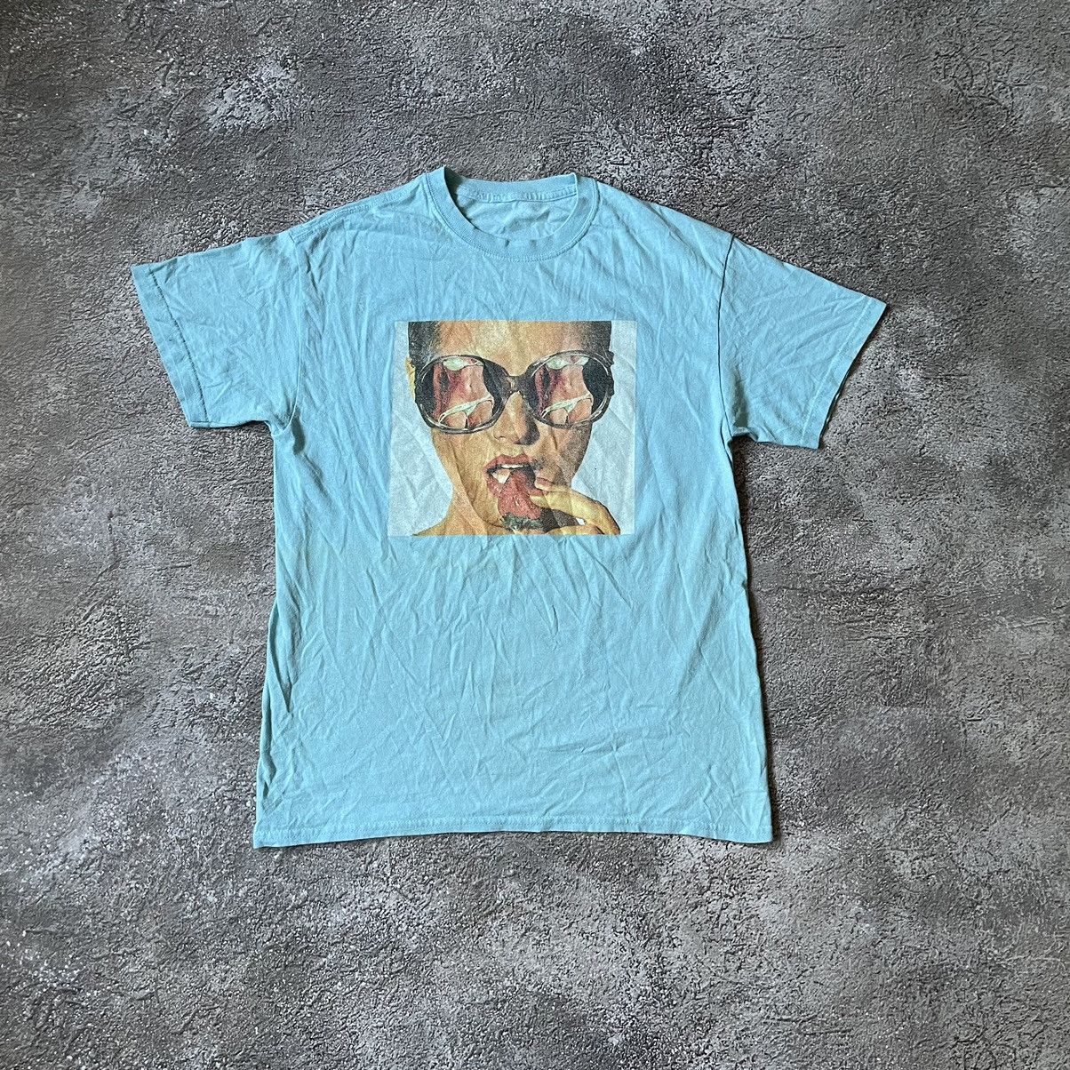 Vintage Vintage Y2K Sun Faded Graphic Tee Portrait Print Blue Swag M Size US M / EU 48-50 / 2 - 2 Thumbnail