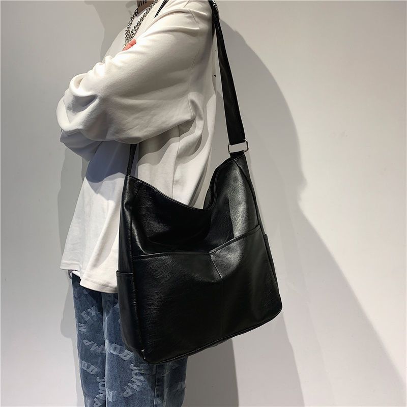 Japanese Brand × Leather Massage Bag Vintage style faux leather shoulder Size ONE SIZE - 1 Thumbnail