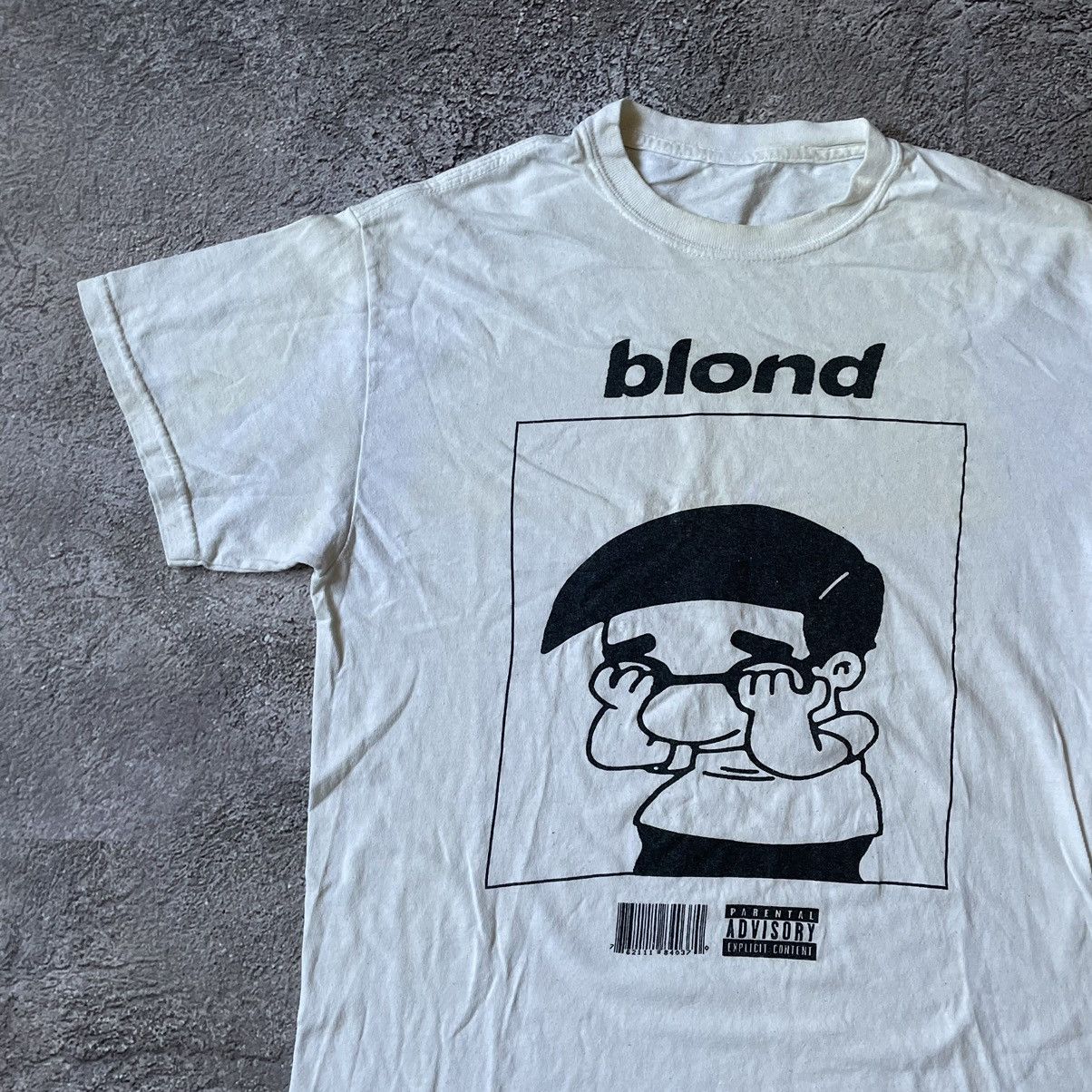 Vintage Vintage Y2K Graphic Tee Blond Cartoon Print Faded White M Size US M / EU 48-50 / 2 - 4 Thumbnail