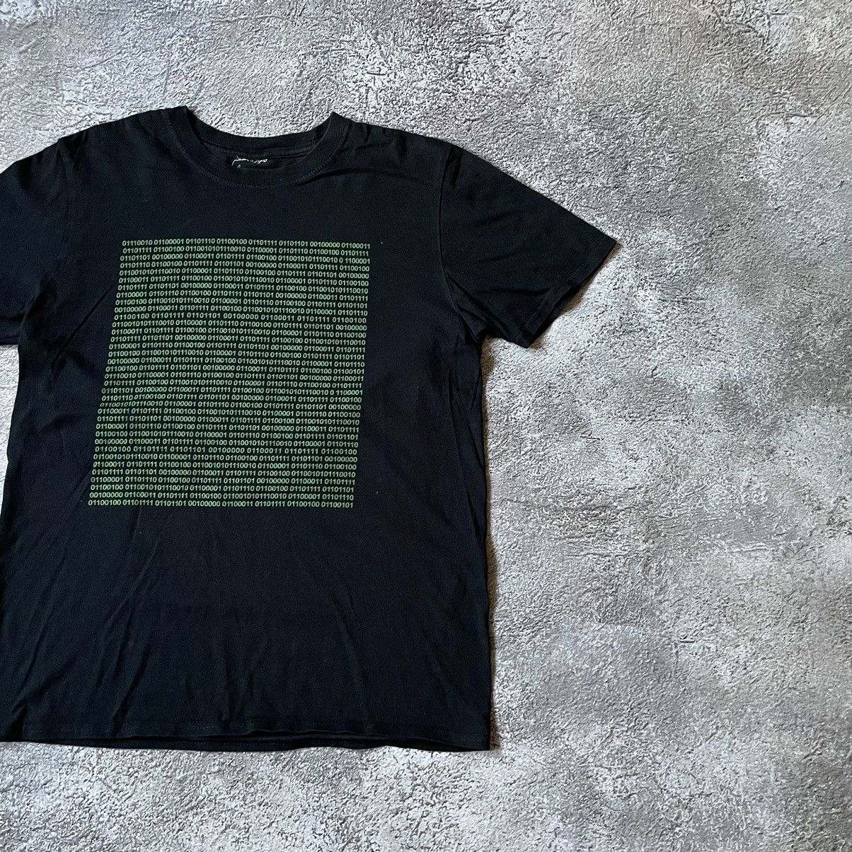 Vintage Vintage Y2K Matrix Code Graphic Tee Streetwear Boxy Slim M Size US M / EU 48-50 / 2 - 2 Thumbnail