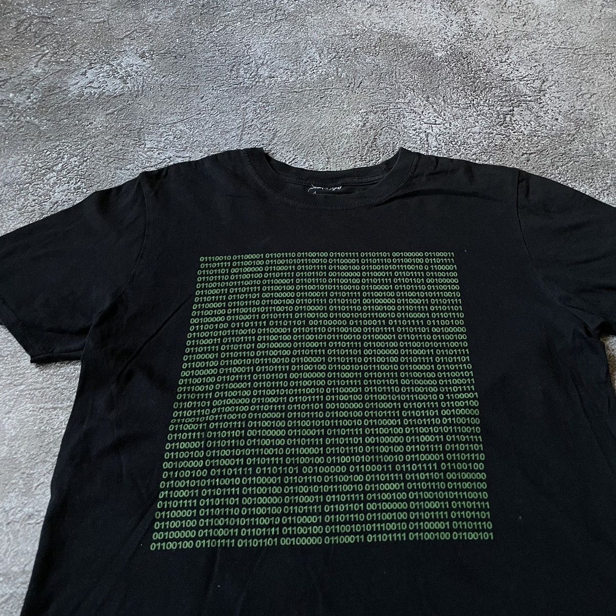 Vintage Vintage Y2K Matrix Code Graphic Tee Streetwear Boxy Slim M Size US M / EU 48-50 / 2 - 5 Thumbnail