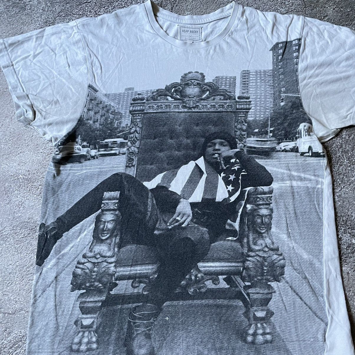 Vintage Vintage Y2K Sun Faded Graphic Tee Abstract Horror Print L Size US L / EU 52-54 / 3 - 5 Thumbnail