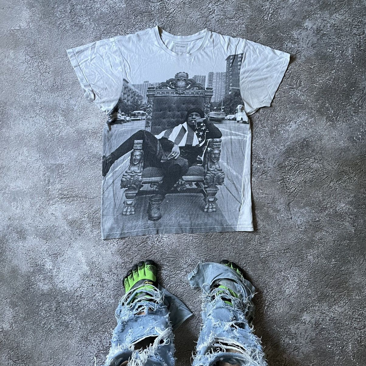 Vintage Vintage Y2K Sun Faded Graphic Tee Abstract Horror Print L Size US L / EU 52-54 / 3 - 1 Thumbnail