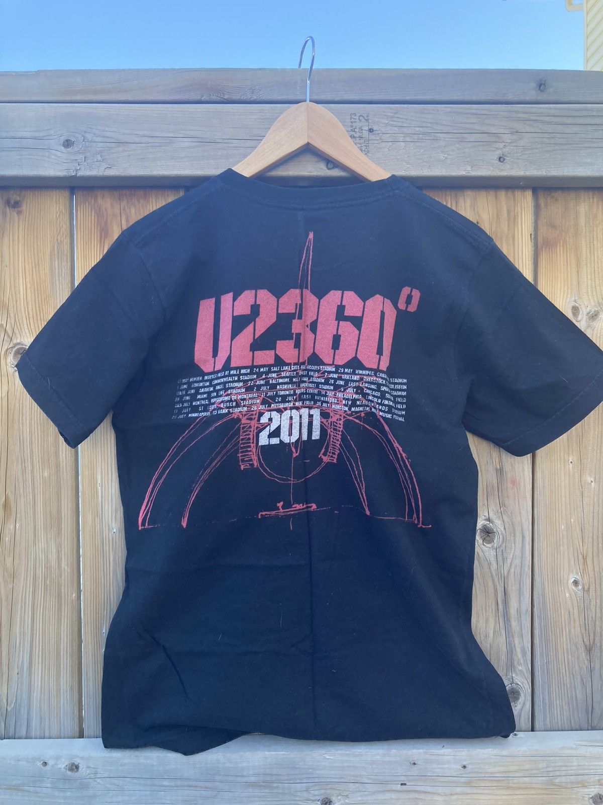 Band Tees U2 2011 360 tour Tshirt Size US M / EU 48-50 / 2 - 3 Thumbnail